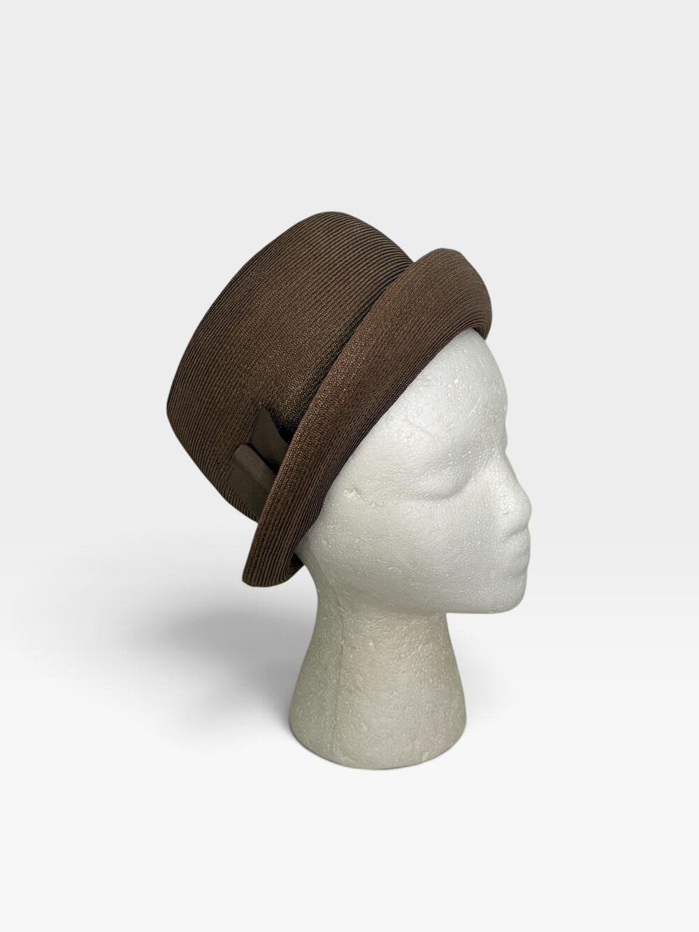 Vintage 1960s Flo-Denis Brown Straw Cloche Hat Mod Small 21.5